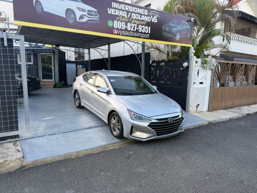 Hyundai Elantra SE en venta