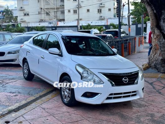 Nissan Versa Carros en venta