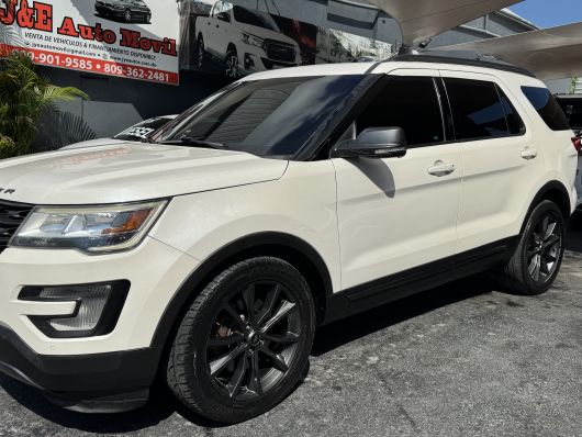 Ford Explorer XLT en venta