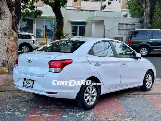 Hyundai Verna Carros en venta