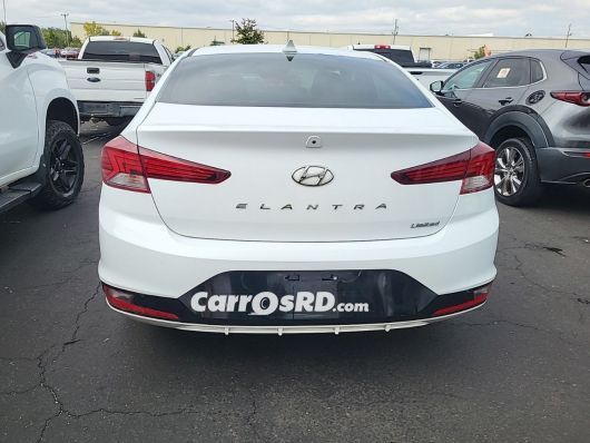 Hyundai Elantra Carros en venta