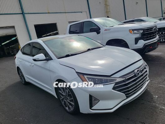 Hyundai Elantra Carros en venta