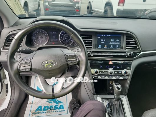 Hyundai Elantra Carros en venta