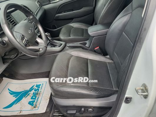 Hyundai Elantra Carros en venta