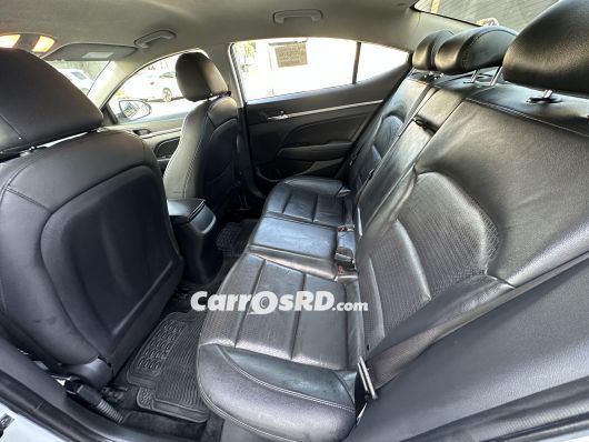Hyundai Elantra Carros en venta
