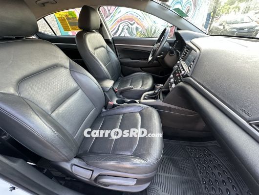 Hyundai Elantra Carros en venta