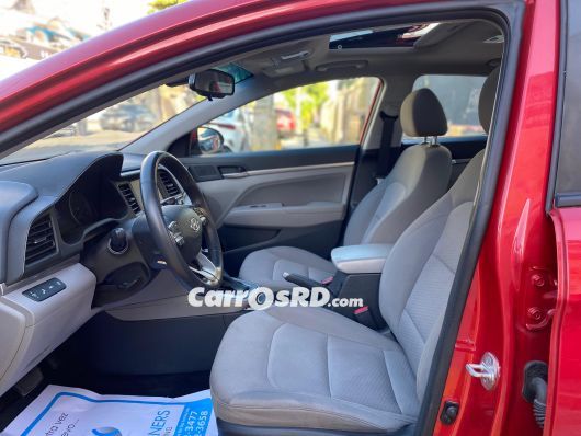 Hyundai Elantra Carros en venta