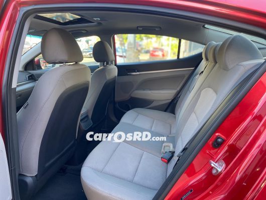 Hyundai Elantra Carros en venta