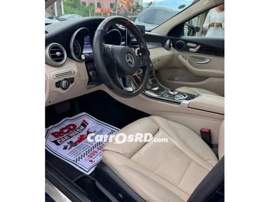 Mercedes-Benz Clase C Carros en venta