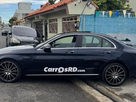 Mercedes-Benz Clase C Carros en venta