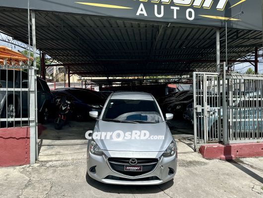 Mazda Demio Carros en venta