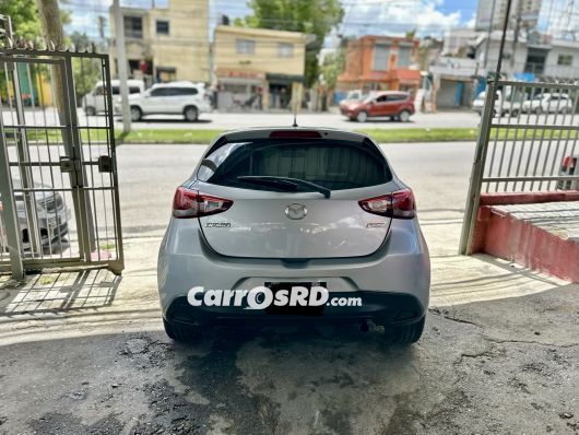 Mazda Demio Carros en venta