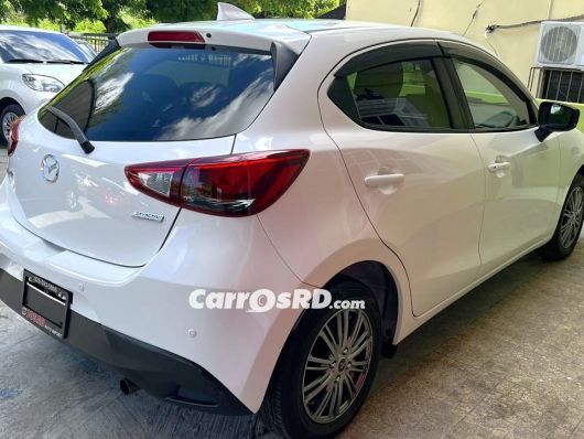 Mazda Demio Hatchback en venta