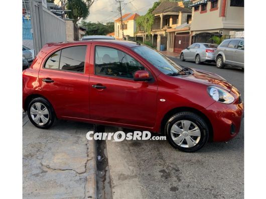 Nissan March Hatchback en venta