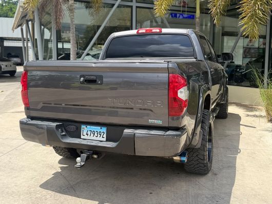 Toyota Tundra Camioneta en venta