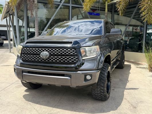 Toyota Tundra SR5 en venta