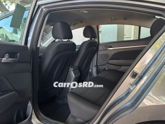 Hyundai Elantra Carros en venta