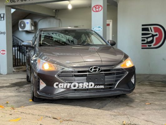 Hyundai Elantra Carros en venta