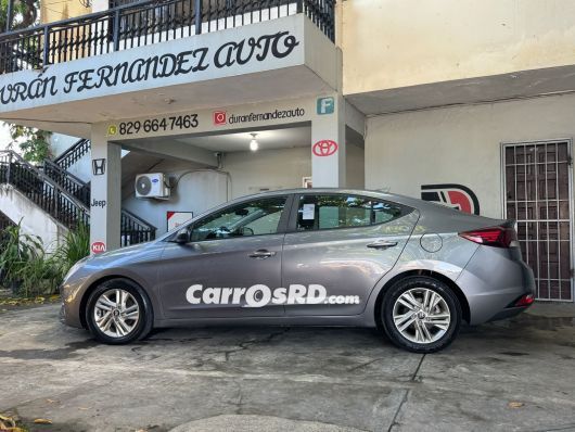 Hyundai Elantra Carros en venta