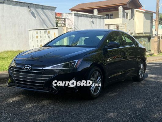 Hyundai Elantra Carros en venta