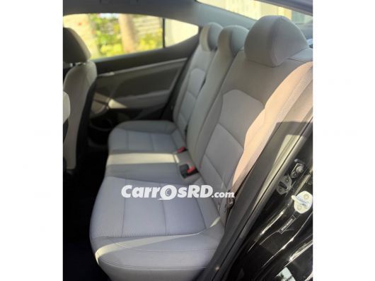 Hyundai Elantra Carros en venta