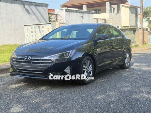 Hyundai Elantra Carros en venta