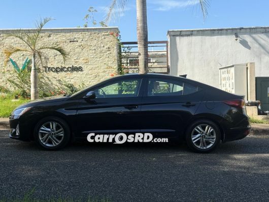 Hyundai Elantra Carros en venta