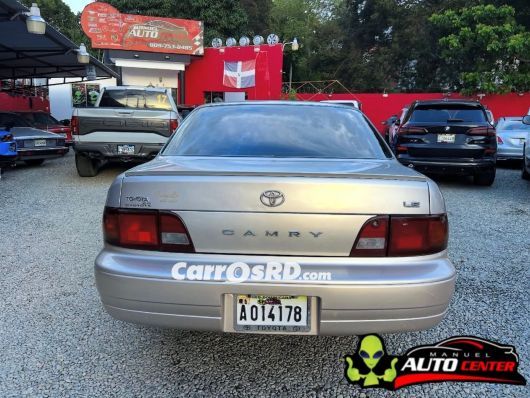 Toyota Camry Carros en venta