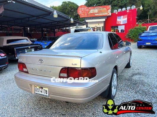 Toyota Camry Carros en venta