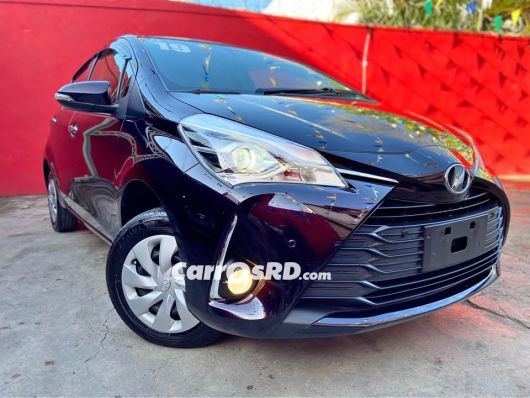 Toyota Vitz Carros en venta