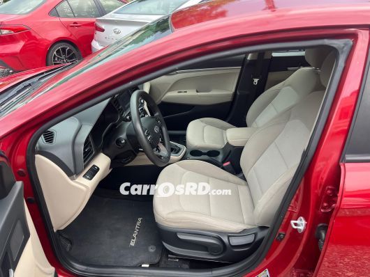 Hyundai Elantra Carros en venta