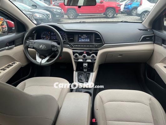 Hyundai Elantra Carros en venta