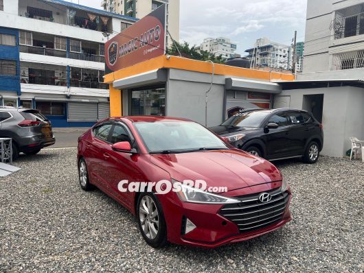 Hyundai Elantra Carros en venta