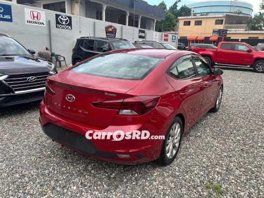 Hyundai Elantra Carros en venta