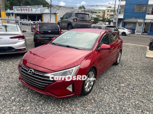 Hyundai Elantra Carros en venta
