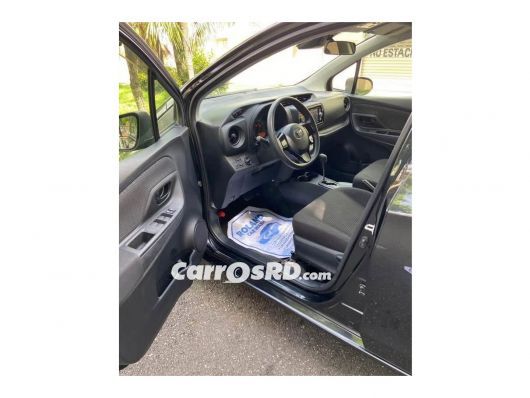 Toyota Vitz Carros en venta
