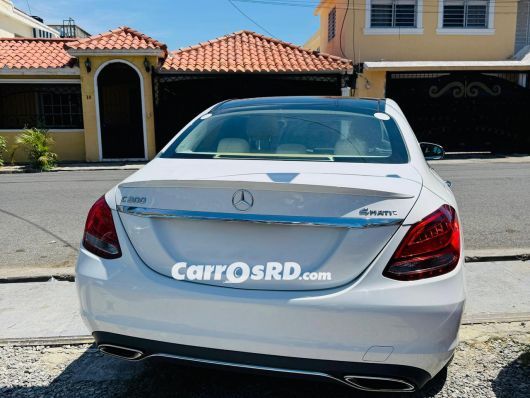 Mercedes-Benz Clase C Carros en venta