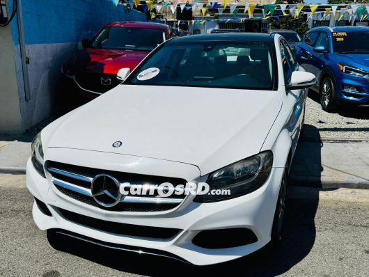 Mercedes-Benz Clase C Carros en venta