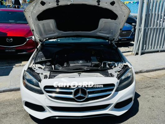 Mercedes-Benz Clase C Carros en venta