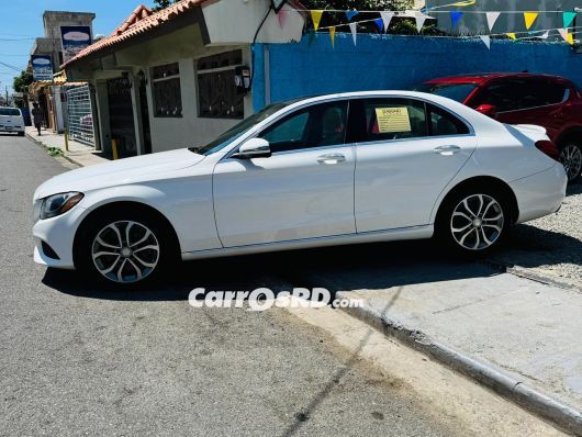 Mercedes-Benz Clase C Carros en venta