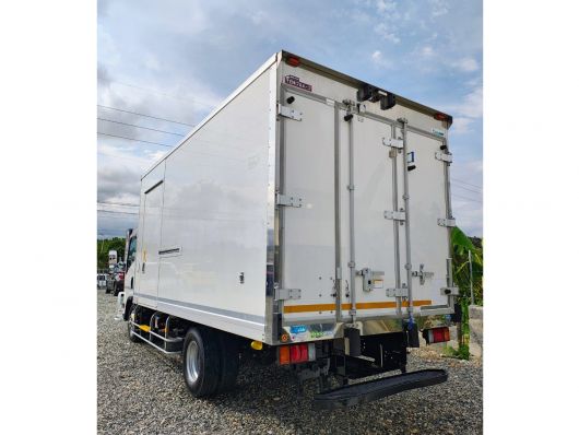 Isuzu