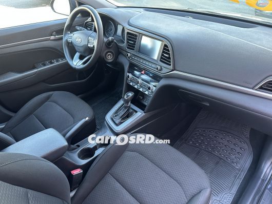 Hyundai Elantra Carros en venta