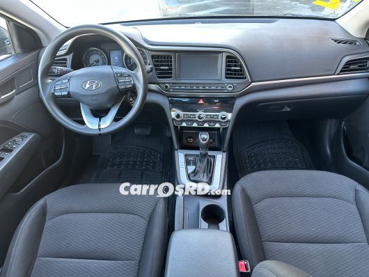 Hyundai Elantra Carros en venta
