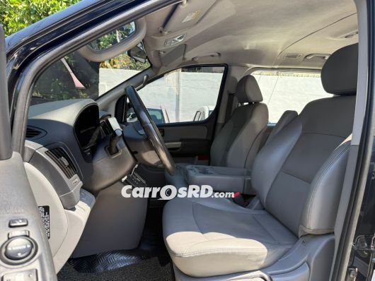 Hyundai Grand Starex Minivan en venta