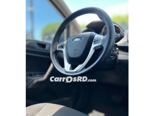 Ford Fiesta Carros en venta