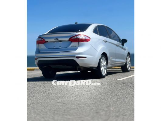 Ford Fiesta Carros en venta