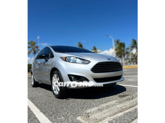 Ford Fiesta Carros en venta