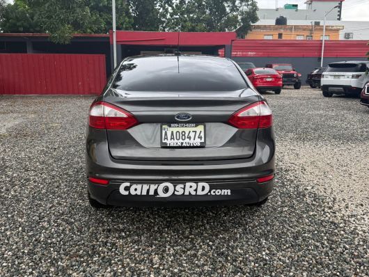 Ford Fiesta Carros en venta