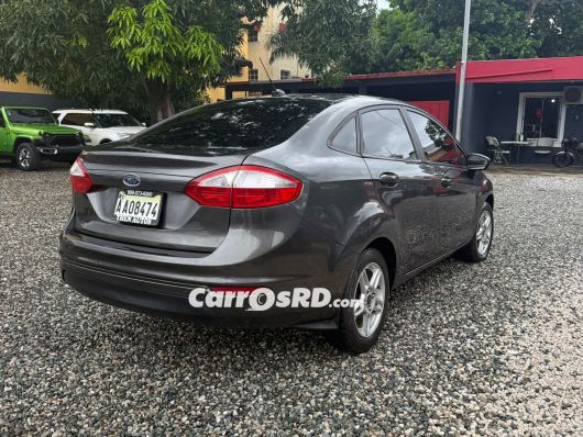 Ford Fiesta Carros en venta