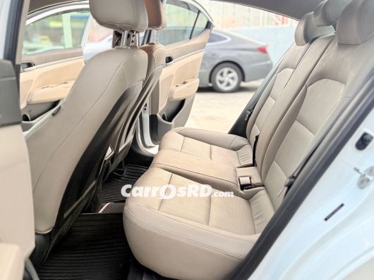 Hyundai Elantra Carros en venta